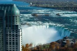 Overlooking the American and Canadian Falls, were connected by a covered skyway to Fallsview Casinos Entertainment Centre and Galleria Shops & Dining. Bleu7.com