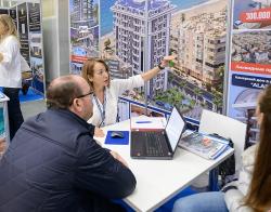 Explore the best real estate opportunities in Canada. Our exhibitions offer the latest trends and investments, so you can find the perfect property for you. Come and explore the possibilities today! Visit: Bleu7.com